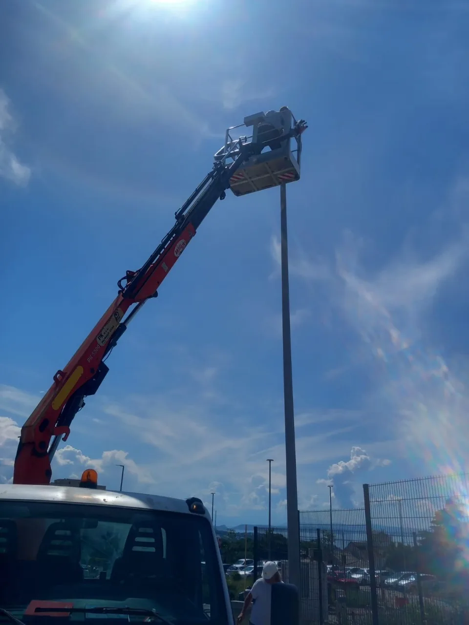 Beleuchtungsarbeiten in der Höhe